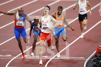 2021-07-31 - Kajetan DUSZYNSKI (POL) during the Olympic Games Tokyo 2020, Athletics 4×400m Relay Mixed Final on July 31, 2021 at Olympic Stadium in Tokyo, Japan - Photo Photo Kishimoto / DPPI - OLYMPIC GAMES TOKYO 2020, JULY 31, 2021 - OLYMPIC GAMES TOKYO 2020 - OLYMPIC GAMES