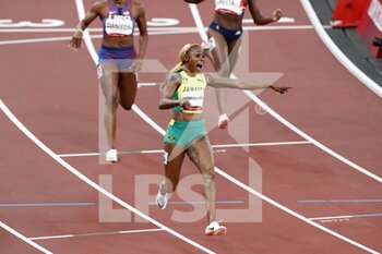 2021-07-31 - THOMPSON-HERAH Elaine (JAM) Gold Medal during the Olympic Games Tokyo 2020, Athletics Women's 100m Final on July 31, 2021 at Olympic Stadium in Tokyo, Japan - Photo Photo Kishimoto / DPPI - OLYMPIC GAMES TOKYO 2020, JULY 31, 2021 - OLYMPIC GAMES TOKYO 2020 - OLYMPIC GAMES
