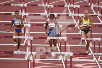 2021-08-01 - Luminosa Bogliolo (ITA), Kendra Harrison (USA), Liz Clay (AUS) compete on women's 100m hurdles semi-final, during the Olympic Games Tokyo 2020, Athletics, on August 1, 2021 at Tokyo Olympic Stadium in Tokyo, Japan - Photo Yoann Cambefort / Marti Media / DPPI - OLYMPIC GAMES TOKYO 2020, AUGUST 1, 2021 - OLYMPIC GAMES TOKYO 2020 - OLYMPIC GAMES