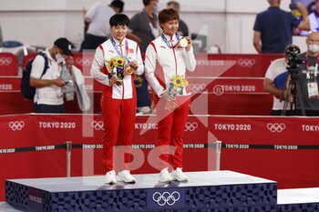 2021-08-02 - BAO Shanju (CHN) / ZHONG Tianshi (CHN) Winner Gold Medal during the Olympic Games Tokyo 2020, Cycling Track Women's Team Sprint Medal Ceremony on August 2, 2021 at Izu Velodrome in Izu, Japan - Photo Photo Kishimoto / DPPI - OLYMPIC GAMES TOKYO 2020, AUGUST 02, 2021 - OLYMPIC GAMES TOKYO 2020 - OLYMPIC GAMES