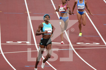 2021-08-03 - Shaunae Miller-Uibo (BAH) competes on women's 200m semi-final during the Olympic Games Tokyo 2020, Athletics, on August 2, 2021 at Tokyo Olympic Stadium in Tokyo, Japan - Photo Yoann Cambefort / Marti Media / DPPI - OLYMPIC GAMES TOKYO 2020, AUGUST 02, 2021 - OLYMPIC GAMES TOKYO 2020 - OLYMPIC GAMES