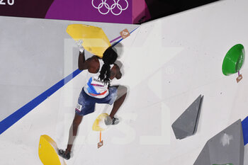 2021-08-04 - Mickael Mawem (FRA) competes on men's combined boulder qualification, during the Olympic Games Tokyo 2020, Sport Climbing on August 3, 2021 at Aomi Urban Sports Park, in Tokyo, Japan - Photo Yoann Cambefort / Marti Media / DPPI - OLYMPIC GAMES TOKYO 2020, AUGUST 03, 2021 - OLYMPIC GAMES TOKYO 2020 - OLYMPIC GAMES