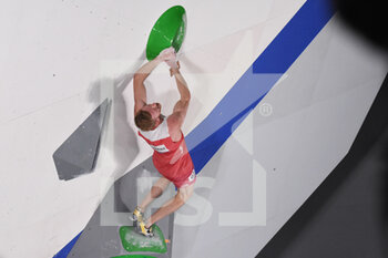 04/08/2021 - Jakob Schubert (AUT) competes on men's qualifications, during the Olympic Games Tokyo 2020, Sport Climbing on August 3, 2021 at Aomi Urban Sports Park, in Tokyo, Japan - Photo Yoann Cambefort / Marti Media / DPPI - OLYMPIC GAMES TOKYO 2020, AUGUST 03, 2021 - OLIMPIADI TOKYO 2020 - GIOCHI OLIMPICI