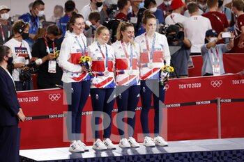 2021-08-03 - 26 ARCHIBALD Katie / 27 KENNY Laura / 137 EVANS Neah / 138 KNIGHT Josie (GBR) 2nd Silver Medal during the Olympic Games Tokyo 2020, Cycling Track Women's Team Pursuit Medal Ceremony on August 3, 2021 at Izu Velodrome in Izu, Japan - Photo Photo Kishimoto / DPPI - OLYMPIC GAMES TOKYO 2020, AUGUST 03, 2021 - OLYMPIC GAMES TOKYO 2020 - OLYMPIC GAMES