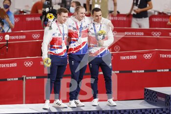 2021-08-03 - 128 CARLIN Jack / 131 KENNY Jason / 132 OWENS Ryan (GBR) 2nd Silver Medal during the Olympic Games Tokyo 2020, Cycling Track Men's Team Sprint Medal Ceremony on August 3, 2021 at Izu Velodrome in Izu, Japan - Photo Photo Kishimoto / DPPI - OLYMPIC GAMES TOKYO 2020, AUGUST 03, 2021 - OLYMPIC GAMES TOKYO 2020 - OLYMPIC GAMES
