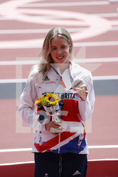 04/08/2021 - Keely HODGKINSON (GBR) 2nd Silver Medal during the Olympic Games Tokyo 2020, Athletics Women's 800m Medal Ceremony on August 4, 2021 at Olympic Stadium in Tokyo, Japan - Photo Yuya Nagase / Photo Kishimoto / DPPI - OLYMPIC GAMES TOKYO 2020, AUGUST 04, 2021 - OLIMPIADI TOKYO 2020 - GIOCHI OLIMPICI