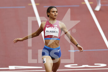 2021-08-04 - Sydney McLAUGHLIN (USA) Winner Gold Medal during the Olympic Games Tokyo 2020, Athletics Women's 400mH Hurdles Final on August 4, 2021 at Olympic Stadium in Tokyo, Japan - Photo Yuya Nagase / Photo Kishimoto / DPPI - OLYMPIC GAMES TOKYO 2020, AUGUST 04, 2021 - OLYMPIC GAMES TOKYO 2020 - OLYMPIC GAMES