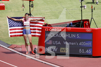2021-08-04 - Sydney McLAUGHLIN (USA) Winner Gold Medal during the Olympic Games Tokyo 2020, Athletics Women's 400mH Hurdles Final on August 4, 2021 at Olympic Stadium in Tokyo, Japan - Photo Yuya Nagase / Photo Kishimoto / DPPI - OLYMPIC GAMES TOKYO 2020, AUGUST 04, 2021 - OLYMPIC GAMES TOKYO 2020 - OLYMPIC GAMES