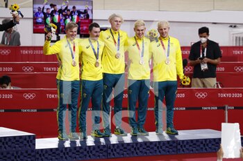 2021-08-04 - 1 O'BRIEN Kelland / 2 WELSFORD Sam / 80 HOWARD Leigh / 82 PLAPP Lucas (AUS) 3rd Bronze Medal during the Olympic Games Tokyo 2020, Cycling Track Men's Team Pursuit Medal Ceremony on August 4, 2021 at Izu Velodrome in Izu, Japan - Photo Photo Kishimoto / DPPI - OLYMPIC GAMES TOKYO 2020, AUGUST 04, 2021 - OLYMPIC GAMES TOKYO 2020 - OLYMPIC GAMES