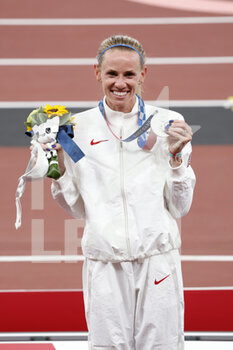 2021-08-04 - FRERICHS Courtney (USA) 2nd Silver Medal during the Olympic Games Tokyo 2020, Athletics Women's 3000m Steeplechase Medal Ceremony on August 4, 2021 at Olympic Stadium in Tokyo, Japan - Photo Yuya Nagase / Photo Kishimoto / DPPI - OLYMPIC GAMES TOKYO 2020, AUGUST 04, 2021 - OLYMPIC GAMES TOKYO 2020 - OLYMPIC GAMES