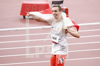 2021-08-04 - DOBEK Patryk (POL) Bronze Medal during the Olympic Games Tokyo 2020, Athletics Men's 800m Final on August 4, 2021 at Olympic Stadium in Tokyo, Japan - Photo Yuya Nagase / Photo Kishimoto / DPPI - OLYMPIC GAMES TOKYO 2020, AUGUST 04, 2021 - OLYMPIC GAMES TOKYO 2020 - OLYMPIC GAMES