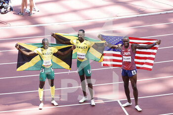 2021-08-05 - Ronald LEVY (JAM) 3rd Bronze Medal, Hansle PARCHMENT (JAM) Winner Gold Medal, Grant HOLLOWAY (USA) 2nd Silver Medal during the Olympic Games Tokyo 2020, Athletics Men's 110mH Final on August 5, 2021 at Olympic Stadium in Tokyo, Japan - Photo Yuya Nagase / Photo Kishimoto / DPPI - OLYMPIC GAMES TOKYO 2020, AUGUST 05, 2021 - OLYMPIC GAMES TOKYO 2020 - OLYMPIC GAMES