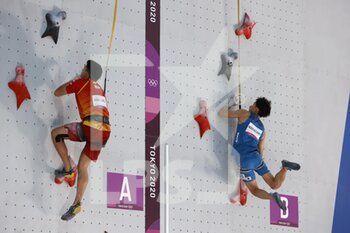 2021-08-05 - Alberto GINES LOPEZ (ESP) Tomoa NARASAKI (JPN) during the Olympic Games Tokyo 2020, Sport Climbing Men's Combined Final Speed on August 5, 2021 at Aomi Urban Sports Park in Tokyo, Japan - Photo Photo Kishimoto / DPPI - OLYMPIC GAMES TOKYO 2020, AUGUST 05, 2021 - OLYMPIC GAMES TOKYO 2020 - OLYMPIC GAMES