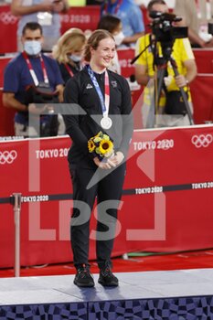 2021-08-06 - ANDREW Ellesse (NZL) 2nd Silver Medal during the Olympic Games Tokyo 2020, Cycling Track Women's Keirin Medal Ceremony on August 5, 2021 at Izu Velodrome in Izu, Japan - Photo Photo Kishimoto / DPPI - OLYMPIC GAMES TOKYO 2020, AUGUST 06, 2021 - OLYMPIC GAMES TOKYO 2020 - OLYMPIC GAMES