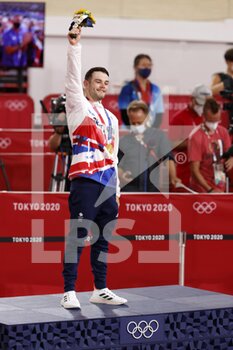 06/08/2021 - WALLS Matthew (GBR) Winner Gold Medal during the Olympic Games Tokyo 2020, Cycling Track Men's Omnium Medal Ceremony on August 5, 2021 at Izu Velodrome in Izu, Japan - Photo Photo Kishimoto / DPPI - OLYMPIC GAMES TOKYO 2020, AUGUST 06, 2021 - OLIMPIADI TOKYO 2020 - GIOCHI OLIMPICI
