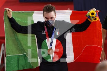 2021-08-06 - VIVIANI Elia (ITA) 3rd Bronze Medal during the Olympic Games Tokyo 2020, Cycling Track Men's Omnium Medal Ceremony on August 5, 2021 at Izu Velodrome in Izu, Japan - Photo Photo Kishimoto / DPPI - OLYMPIC GAMES TOKYO 2020, AUGUST 06, 2021 - OLYMPIC GAMES TOKYO 2020 - OLYMPIC GAMES