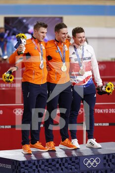 2021-08-06 - HOOGLAND Jeffrey (NED) 2nd Silver Medal, LAVREYSEN Harrie (NED) Winner Gold Medal, CARLIN Jack (GBR) 3rd Bronze Medal during the Olympic Games Tokyo 2020, Cycling Track Men's Sprint Medal Ceremony on August 6, 2021 at Izu Velodrome in Izu, Japan - Photo Photo Kishimoto / DPPI - OLYMPIC GAMES TOKYO 2020, AUGUST 06, 2021 - OLYMPIC GAMES TOKYO 2020 - OLYMPIC GAMES