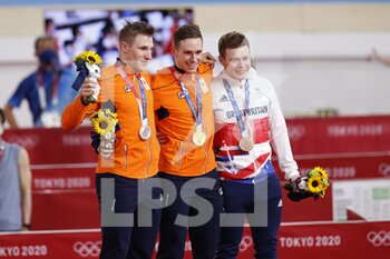2021-08-06 - HOOGLAND Jeffrey (NED) 2nd Silver Medal, LAVREYSEN Harrie (NED) Winner Gold Medal, CARLIN Jack (GBR) 3rd Bronze Medal during the Olympic Games Tokyo 2020, Cycling Track Men's Sprint Medal Ceremony on August 6, 2021 at Izu Velodrome in Izu, Japan - Photo Photo Kishimoto / DPPI - OLYMPIC GAMES TOKYO 2020, AUGUST 06, 2021 - OLYMPIC GAMES TOKYO 2020 - OLYMPIC GAMES