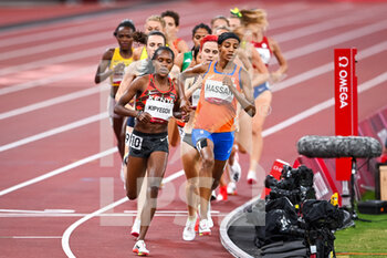 2021-08-06 - Faith Kipyegon of Kenya Gold Medal, Sifan Hassan of the Netherlands Bronze Medal during the Olympic Games Tokyo 2020, Athletics Women's 1500m Final on August 6, 2021 at Olympic Stadium in Tokyo, Japan - Photo Andy Astfalck / Orange Pictures / DPPI - OLYMPIC GAMES TOKYO 2020, AUGUST 06, 2021 - OLYMPIC GAMES TOKYO 2020 - OLYMPIC GAMES