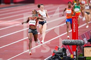2021-08-06 - Faith Kipyegon of Kenya Gold Medal during the Olympic Games Tokyo 2020, Athletics Women's 1500m Final on August 6, 2021 at Olympic Stadium in Tokyo, Japan - Photo Andy Astfalck / Orange Pictures / DPPI - OLYMPIC GAMES TOKYO 2020, AUGUST 06, 2021 - OLYMPIC GAMES TOKYO 2020 - OLYMPIC GAMES