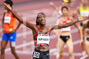 2021-08-06 - Faith Kipyegon of Kenya Gold Medal during the Olympic Games Tokyo 2020, Athletics Women's 1500m Final on August 6, 2021 at Olympic Stadium in Tokyo, Japan - Photo Andy Astfalck / Orange Pictures / DPPI - OLYMPIC GAMES TOKYO 2020, AUGUST 06, 2021 - OLYMPIC GAMES TOKYO 2020 - OLYMPIC GAMES