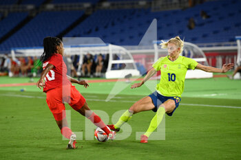2021-08-06 - Ashley LAWRENCE (CAN) Sofia JAKOBSSON (SWE) during the Olympic Games Tokyo 2020, Football Women's Gold Medal Match between Sweden and Canada on August 6, 2021 at International Stadium Yokohama in Yokohama, Japan - Photo Photo Kishimoto / DPPI - OLYMPIC GAMES TOKYO 2020, AUGUST 06, 2021 - OLYMPIC GAMES TOKYO 2020 - OLYMPIC GAMES