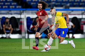 2021-08-07 - Marc Cucurella of Spain and Matheus Cunha of Brazil during the Olympic Games Tokyo 2020, Football Men's Gold Medal Match between Brazil and Spain on August 7, 2021 at International Stadium Yokohama in Yokohama, Japan - Photo Pablo Morano / Orange Pictures / DPPI - OLYMPIC GAMES TOKYO 2020, AUGUST 07, 2021 - OLYMPIC GAMES TOKYO 2020 - OLYMPIC GAMES