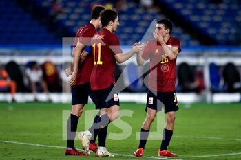 2021-08-07 - Mikel Oyarzabal of Spain celebrates with Pedri of Spain after scoring his sides second goal during the Olympic Games Tokyo 2020, Football Men's Gold Medal Match between Brazil and Spain on August 7, 2021 at International Stadium Yokohama in Yokohama, Japan - Photo Pablo Morano / Orange Pictures / DPPI - OLYMPIC GAMES TOKYO 2020, AUGUST 07, 2021 - OLYMPIC GAMES TOKYO 2020 - OLYMPIC GAMES