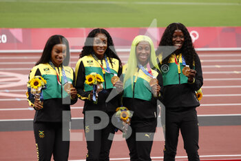 2021-08-07 - Jamaica Winner Gold Medal during the Olympic Games Tokyo 2020, Athletics Womens 4x100m Relay Medal Ceremony on August 7, 2021 at Olympic Stadium in Tokyo, Japan - Photo Yuya Nagase / Photo Kishimoto / DPPI - OLYMPIC GAMES TOKYO 2020, AUGUST 07, 2021 - OLYMPIC GAMES TOKYO 2020 - OLYMPIC GAMES