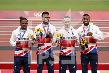 2021-08-07 - Great Britain 2nd Silver Medal during the Olympic Games Tokyo 2020, Athletics Mens 4x100m Relay Medal Ceremony on August 7, 2021 at Olympic Stadium in Tokyo, Japan - Photo Yuya Nagase / Photo Kishimoto / DPPI - OLYMPIC GAMES TOKYO 2020, AUGUST 07, 2021 - OLYMPIC GAMES TOKYO 2020 - OLYMPIC GAMES