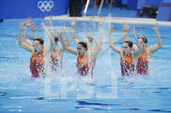 2021-08-07 - Team China Silver Medal during the Olympic Games Tokyo 2020, Swimming Artistic Swimming Team Free Routine on August 7, 2021 at Tokyo Aquatics Centre in Tokyo, Japan - Photo Takamitsu Mifune / Photo Kishimoto / DPPI - OLYMPIC GAMES TOKYO 2020, AUGUST 07, 2021 - OLYMPIC GAMES TOKYO 2020 - OLYMPIC GAMES