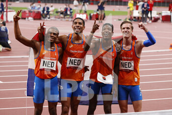 2021-08-07 - Netherlands 2nd Silver Medal during the Olympic Games Tokyo 2020, Athletics Mens 4x400m Relay Final on August 7, 2021 at Olympic Stadium in Tokyo, Japan - Photo Yuya Nagase / Photo Kishimoto / DPPI - OLYMPIC GAMES TOKYO 2020, AUGUST 07, 2021 - OLYMPIC GAMES TOKYO 2020 - OLYMPIC GAMES