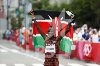 2021-08-08 - KIPCHOGE Eliud (KEN) Gold Medal during the Olympic Games Tokyo 2020, Athletics Men's Marathon Final on August 8, 2021 at Sapporo Odori Park in Sapporo, Japan - Photo Photo Kishimoto / DPPI - OLYMPIC GAMES TOKYO 2020, AUGUST 08, 2021 - OLYMPIC GAMES TOKYO 2020 - OLYMPIC GAMES