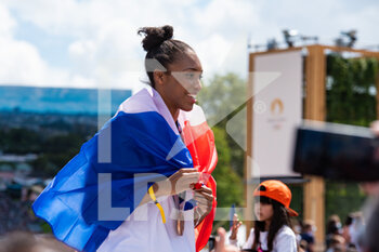 08/08/2021 - Althea Laurin of France celebrates with the audience during the Olympic Games Tokyo 2020, Closing Ceremony on August 8, 2021 at Trocadero place in Paris, France - Photo Antoine Massinon / A2M Sport Consulting / DPPI - OLYMPIC GAMES TOKYO 2020, AUGUST 08, 2021 - OLIMPIADI TOKYO 2020 - GIOCHI OLIMPICI