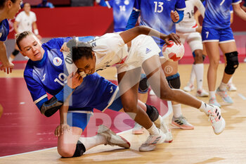 2021-08-08 - Kseniia Makeeva of Russia and Estelle Nze Minko of France during the Olympic Games Tokyo 2020, Handball Women's Gold Medal Match between ROC and France on August 8, 2021 at Yoyogi National Stadium in Tokyo, Japan - Photo Pim Waslander / Orange Pictures / DPPI - OLYMPIC GAMES TOKYO 2020, AUGUST 08, 2021 - OLYMPIC GAMES TOKYO 2020 - OLYMPIC GAMES