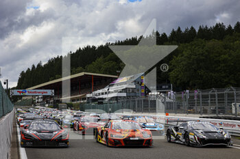 2021-07-28 - 70 Madsen Kevin (usa), Millroy Oliver (gbr), Pepper Jordan (zaf), Iribe Brendan (usa), Inception Racing, McLaren 720 S GT3, 37 Frijns Robin (nld), Lind Dennis (dnk), Muller Nico (swi), Audi Sport Team WRT, Audi R8 LMS GT3, 51 Pier Guidi Alessandro (ita), Nielsen Nicklas (dnk), Ledogar Come (fra), Iron Lynx, Ferrari 488 GT3, ambiance, familly picture during the TotalEnergies 24 hours of Spa, 6th round of the 2021 Fanatec GT World Challenge Europe Powered by AWS, from July 28 to August 1, 2021 on the Circuit de Spa-Francorchamps, in Stavelot, Belgium - Photo Julien Delfosse / DPPI - TOTALENERGIES 24 HOURS OF SPA - ENDURANCE - MOTORS