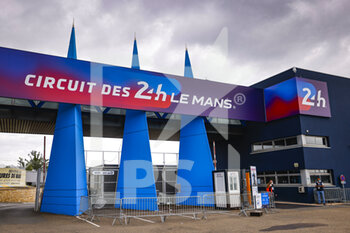 2021-08-17 - Main entrance of the Circuit on new colours during the free practice and qualifying sessions of 24 Hours of Le Mans 2021, 4th round of the 2021 FIA World Endurance Championship, FIA WEC, on the Circuit de la Sarthe, from August 18 to 22, 2021 in Le Mans, France - Photo François Flamand / DPPI - 24 HOURS OF LE MANS 2021, 4TH ROUND OF THE 2021 FIA WORLD ENDURANCE CHAMPIONSHIP, WEC - ENDURANCE - MOTORS