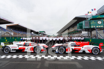 2021-08-17 - Toyota Gazoo Racing group picture, Toyota GR010 - Hybrid, during the free practice and qualifying sessions of 24 Hours of Le Mans 2021, 4th round of the 2021 FIA World Endurance Championship, FIA WEC, on the Circuit de la Sarthe, from August 18 to 22, 2021 in Le Mans, France - Photo Joao Filipe / DPPI - 24 HOURS OF LE MANS 2021, 4TH ROUND OF THE 2021 FIA WORLD ENDURANCE CHAMPIONSHIP, WEC - ENDURANCE - MOTORS