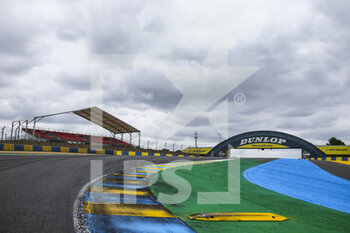 2021-08-17 - Dunlop curve during the free practice and qualifying sessions of 24 Hours of Le Mans 2021, 4th round of the 2021 FIA World Endurance Championship, FIA WEC, on the Circuit de la Sarthe, from August 18 to 22, 2021 in Le Mans, France - Photo Julien Delfosse / DPPI - 24 HOURS OF LE MANS 2021, 4TH ROUND OF THE 2021 FIA WORLD ENDURANCE CHAMPIONSHIP, WEC - ENDURANCE - MOTORS