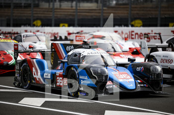 2021-08-17 - 36 Negrao André (bra), Lapierre Nicolas (fra), Vaxivière Matthieu (fra), Alpine Elf Matmut, Alpine A480 - Gibson, Family Picture during the free practice and qualifying sessions of 24 Hours of Le Mans 2021, 4th round of the 2021 FIA World Endurance Championship, FIA WEC, on the Circuit de la Sarthe, from August 18 to 22, 2021 in Le Mans, France - Photo Julien Delfosse / DPPI - 24 HOURS OF LE MANS 2021, 4TH ROUND OF THE 2021 FIA WORLD ENDURANCE CHAMPIONSHIP, WEC - ENDURANCE - MOTORS