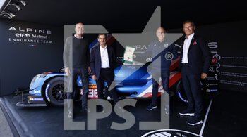 2021-08-18 - awards RSE (ACO) FILLON PIERRE (FRA), PRESIDENT OF ACO, PORTAIT SINAULT PHILIPPE (FRA), TEAM PRINCIPAL AND OWNER OF SIGNATECH RACING, PORTAIT ULLRICH WOLFGANG (AUT), FORMER AUDI SPORT DIRECTOR, PORTRAIT during the free practice and qualifying sessions of 24 Hours of Le Mans 2021, 4th round of the 2021 FIA World Endurance Championship, FIA WEC, on the Circuit de la Sarthe, from August 18 to 22, 2021 in Le Mans, France - Photo François Flamand / DPPI - 24 HOURS OF LE MANS 2021, 4TH ROUND OF THE 2021 FIA WORLD ENDURANCE CHAMPIONSHIP, WEC - ENDURANCE - MOTORS