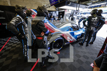2021-08-18 - MECHANIC, MECANICIEN during the free practice and qualifying sessions of 24 Hours of Le Mans 2021, 4th round of the 2021 FIA World Endurance Championship, FIA WEC, on the Circuit de la Sarthe, from August 18 to 22, 2021 in Le Mans, France - Photo François Flamand / DPPI - 24 HOURS OF LE MANS 2021, 4TH ROUND OF THE 2021 FIA WORLD ENDURANCE CHAMPIONSHIP, WEC - ENDURANCE - MOTORS