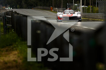 2021-08-18 - 08 Buemi Sébastien (swi), Nakajima Kazuki (jpn), Hartley Brendon (nzl), Toyota Gazoo Racing, Toyota GR010 - Hybrid, action during the free practice and qualifying sessions of 24 Hours of Le Mans 2021, 4th round of the 2021 FIA World Endurance Championship, FIA WEC, on the Circuit de la Sarthe, from August 18 to 22, 2021 in Le Mans, France - Photo François Flamand / DPPI - 24 HOURS OF LE MANS 2021, 4TH ROUND OF THE 2021 FIA WORLD ENDURANCE CHAMPIONSHIP, WEC - ENDURANCE - MOTORS