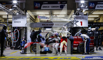 2021-08-18 - 01 Calderon Tatiana (col), Floersch Sophia (ger), Visser Beitske (nld), Richard Mille Racing Team, Oreca 07 - Gibson, action PIT STOP during the free practice and qualifying sessions of 24 Hours of Le Mans 2021, 4th round of the 2021 FIA World Endurance Championship, FIA WEC, on the Circuit de la Sarthe, from August 18 to 22, 2021 in Le Mans, France - Photo François Flamand / DPPI - 24 HOURS OF LE MANS 2021, 4TH ROUND OF THE 2021 FIA WORLD ENDURANCE CHAMPIONSHIP, WEC - ENDURANCE - MOTORS