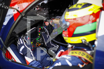 2021-08-19 - 22 Hanson Philip (gbr), Scherer Fabio (che), Albuquerque Filipe (prt), United Autosports USA, Oreca 07 - Gibson, box during the free practice and qualifying sessions of 24 Hours of Le Mans 2021, 4th round of the 2021 FIA World Endurance Championship, FIA WEC, on the Circuit de la Sarthe, from August 18 to 22, 2021 in Le Mans, France - Photo Xavi Bonilla / DPPI - 24 HOURS OF LE MANS 2021, 4TH ROUND OF THE 2021 FIA WORLD ENDURANCE CHAMPIONSHIP, WEC - ENDURANCE - MOTORS