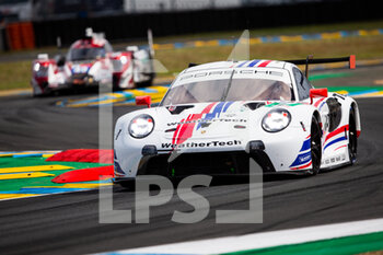 2021-08-19 - 79 MacNeil Cooper (usa), Vanthoor Laurens (bel), Bamber Earl (nzl), WeatherTech Racing, Porsche 911 RSR - 19, action during the free practice and qualifying sessions of 24 Hours of Le Mans 2021, 4th round of the 2021 FIA World Endurance Championship, FIA WEC, on the Circuit de la Sarthe, from August 18 to 22, 2021 in Le Mans, France - Photo Joao Filipe / DPPI - 24 HOURS OF LE MANS 2021, 4TH ROUND OF THE 2021 FIA WORLD ENDURANCE CHAMPIONSHIP, WEC - ENDURANCE - MOTORS