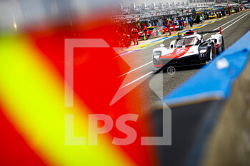 2021-08-19 - 08 Buemi Sébastien (swi), Nakajima Kazuki (jpn), Hartley Brendon (nzl), Toyota Gazoo Racing, Toyota GR010 - Hybrid, action during the free practice and qualifying sessions of 24 Hours of Le Mans 2021, 4th round of the 2021 FIA World Endurance Championship, FIA WEC, on the Circuit de la Sarthe, from August 18 to 22, 2021 in Le Mans, France - Photo Xavi Bonilla / DPPI - 24 HOURS OF LE MANS 2021, 4TH ROUND OF THE 2021 FIA WORLD ENDURANCE CHAMPIONSHIP, WEC - ENDURANCE - MOTORS