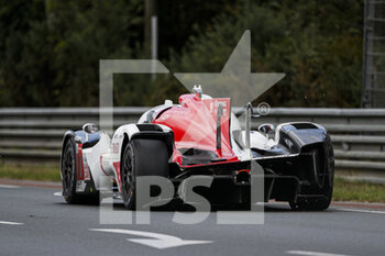 2021-08-19 - 08 Buemi Sébastien (swi), Nakajima Kazuki (jpn), Hartley Brendon (nzl), Toyota Gazoo Racing, Toyota GR010 - Hybrid, after his crash in FP3 during the free practice and qualifying sessions of 24 Hours of Le Mans 2021, 4th round of the 2021 FIA World Endurance Championship, FIA WEC, on the Circuit de la Sarthe, from August 18 to 22, 2021 in Le Mans, France - Photo Frédéric Le Floc'h / DPPI - 24 HOURS OF LE MANS 2021, 4TH ROUND OF THE 2021 FIA WORLD ENDURANCE CHAMPIONSHIP, WEC - ENDURANCE - MOTORS