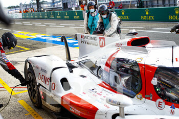 2021-08-19 - 08 Buemi Sébastien (swi), Nakajima Kazuki (jpn), Hartley Brendon (nzl), Toyota Gazoo Racing, Toyota GR010 - Hybrid after crash, accident during the free practice and qualifying sessions of 24 Hours of Le Mans 2021, 4th round of the 2021 FIA World Endurance Championship, FIA WEC, on the Circuit de la Sarthe, from August 18 to 22, 2021 in Le Mans, France - Photo Xavi Bonilla / DPPI - 24 HOURS OF LE MANS 2021, 4TH ROUND OF THE 2021 FIA WORLD ENDURANCE CHAMPIONSHIP, WEC - ENDURANCE - MOTORS