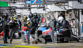 2021-08-19 - 36 Negrao André (bra), Lapierre Nicolas (fra), Vaxivière Matthieu (fra), Alpine Elf Matmut, Alpine A480 - Gibson, PIT STOP during the free practice and qualifying sessions of 24 Hours of Le Mans 2021, 4th round of the 2021 FIA World Endurance Championship, FIA WEC, on the Circuit de la Sarthe, from August 18 to 22, 2021 in Le Mans, France - Photo François Flamand / DPPI - 24 HOURS OF LE MANS 2021, 4TH ROUND OF THE 2021 FIA WORLD ENDURANCE CHAMPIONSHIP, WEC - ENDURANCE - MOTORS